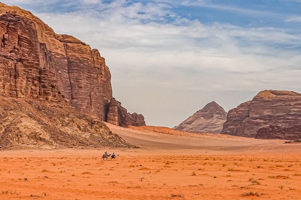 Spektakuläre Felsformationen in der Wüste Wadi Rum, Jordanien