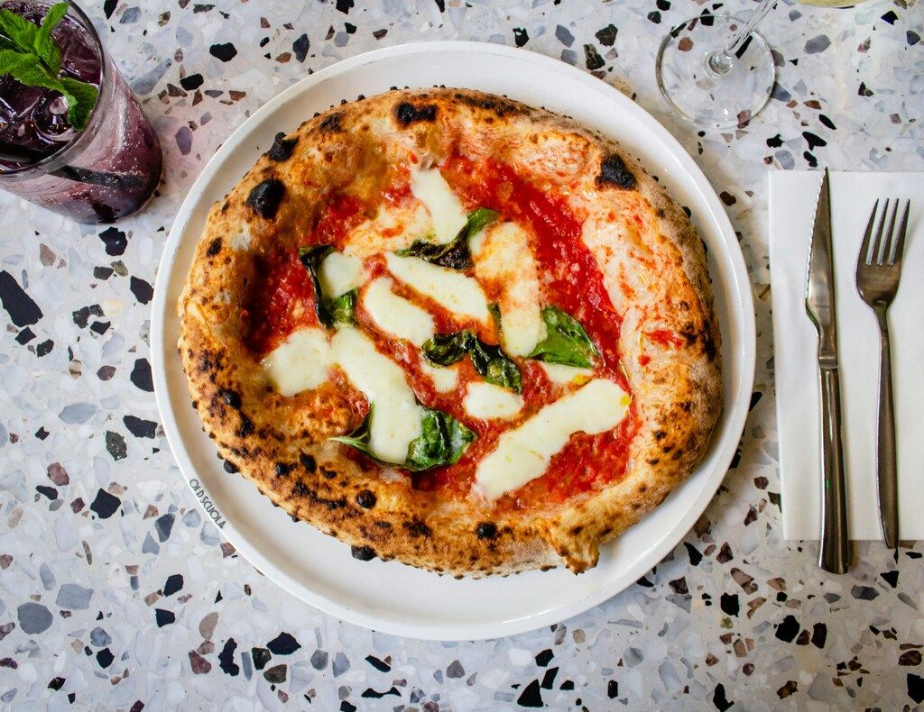 Pizza Napoletana: die weltberühmte Holzofenpizza