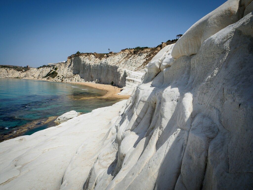 Weiße Kalksteinklippen der Scala dei Turchi an der Südküste Siziliens bei Realmonte